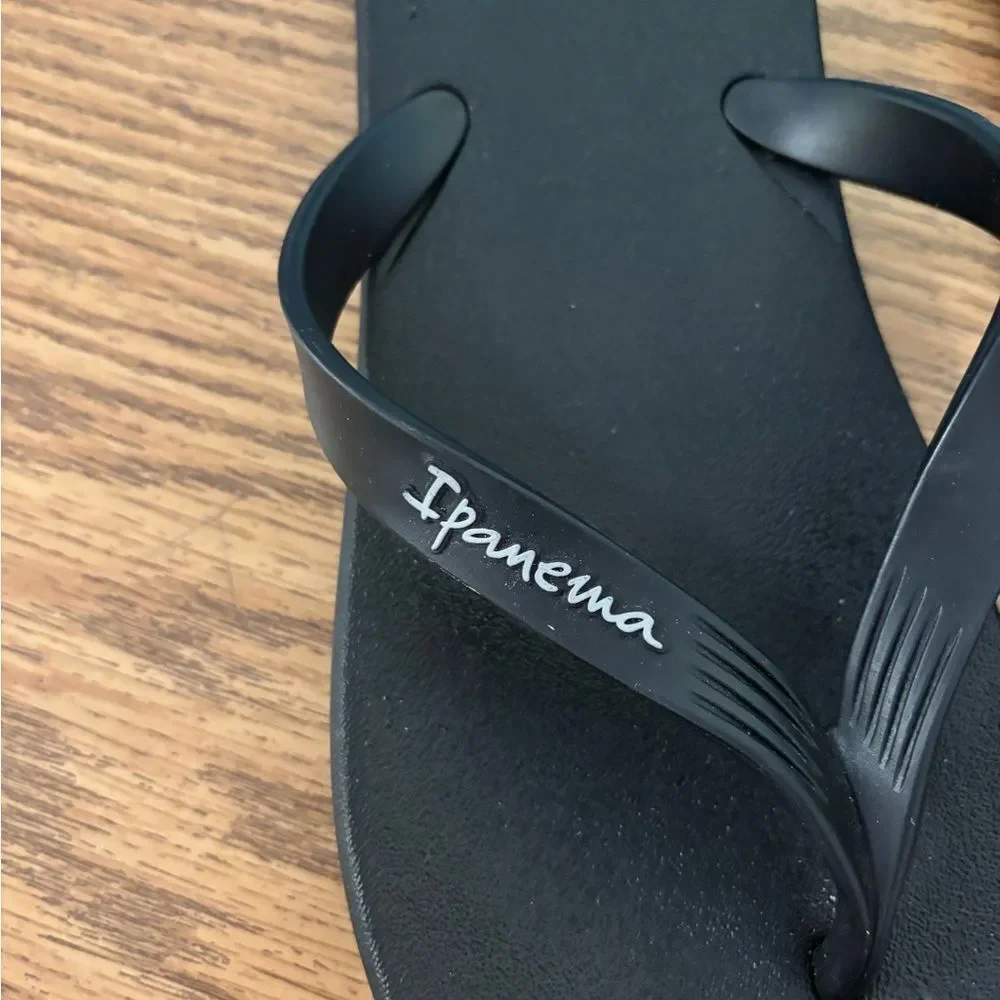 Ipanema Black Flip Flops for Men